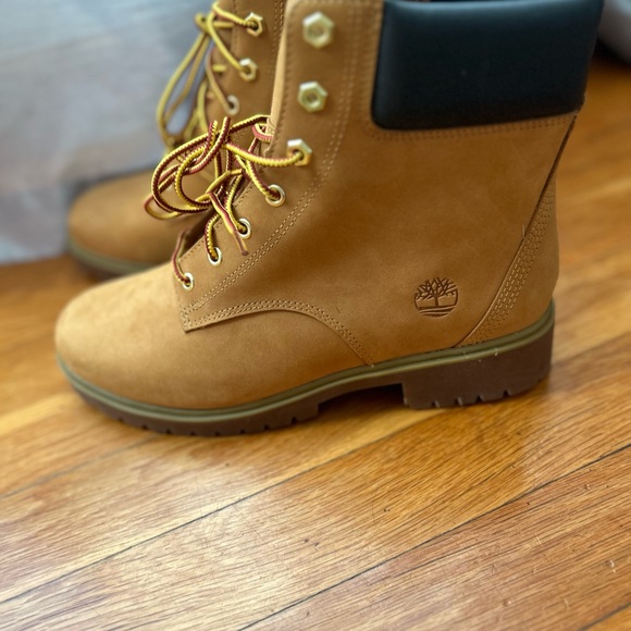 Timberland Boots - Women - Picture 3 of 8